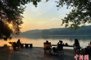 ai算命“移动卧室”重塑旅行方式 “Z世代”爱上车轮上的家